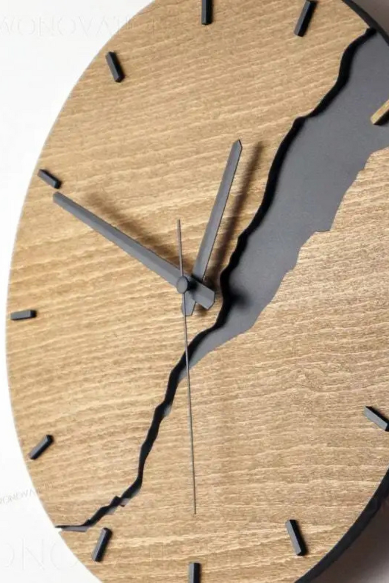 Creative Crack Simple Wooden Wall Clock Modern Home Decoration