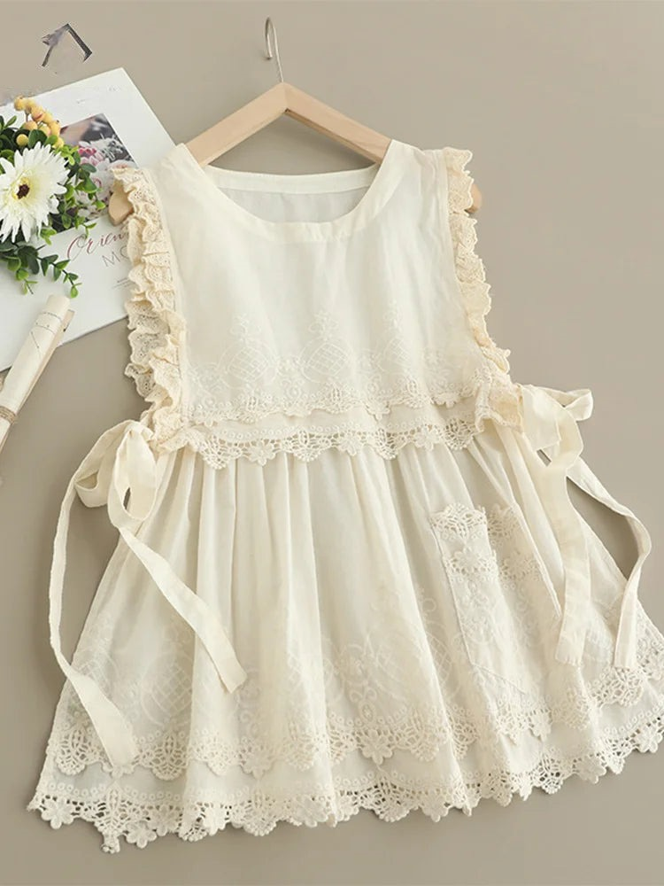 Summer Embroidery Sleeveless Vest Women Lace Sweet Loose Retro Tank Tops Autumn