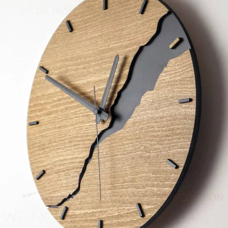 Creative Crack Simple Wooden Wall Clock Modern Home Decoration