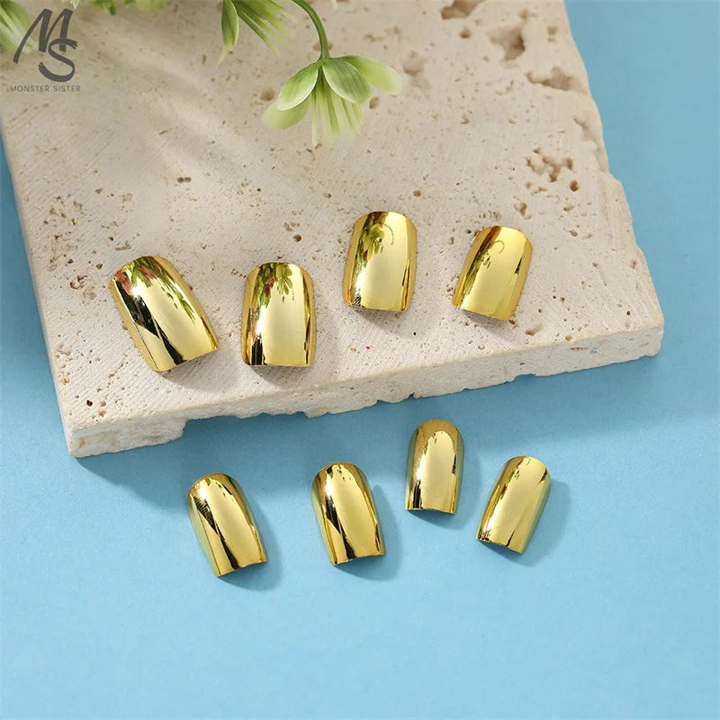 24 Pcs Glossy Fake Nails Press on Chinoiserie Reusable Wearing Nails Light LuxuryIns Gold Silver Pink Short Square Retro Sweet